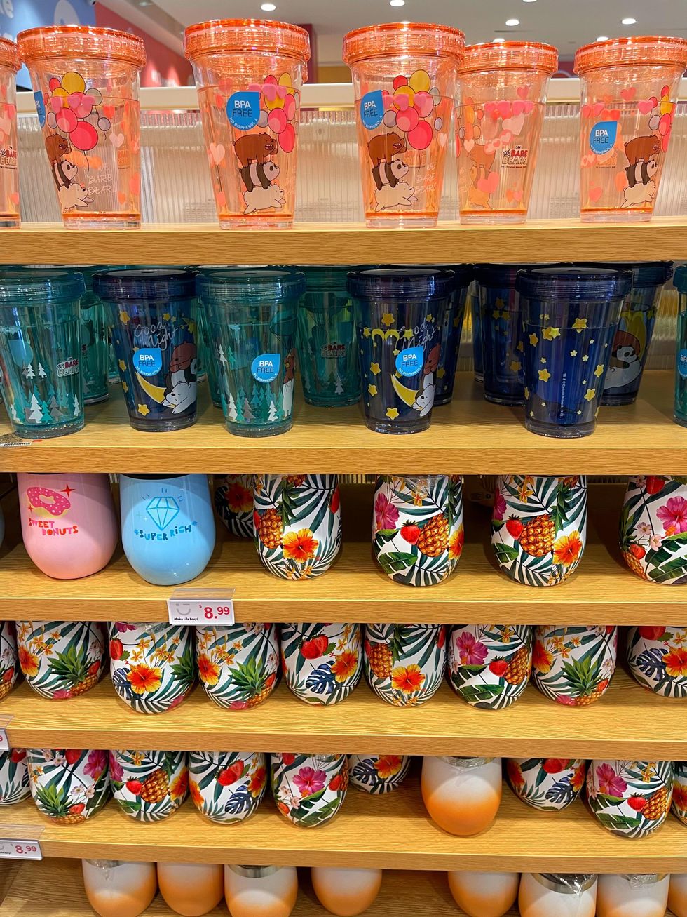 \u200bCups at MINISO.