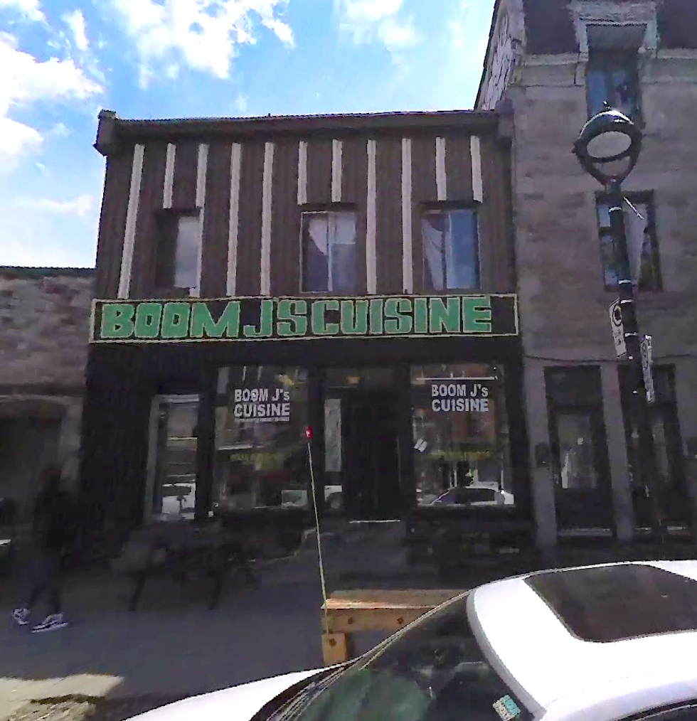 \u200bDevanture du restaurant Boom J's Cuisine Jama\u00efcaine \u00e0 Montr\u00e9al.