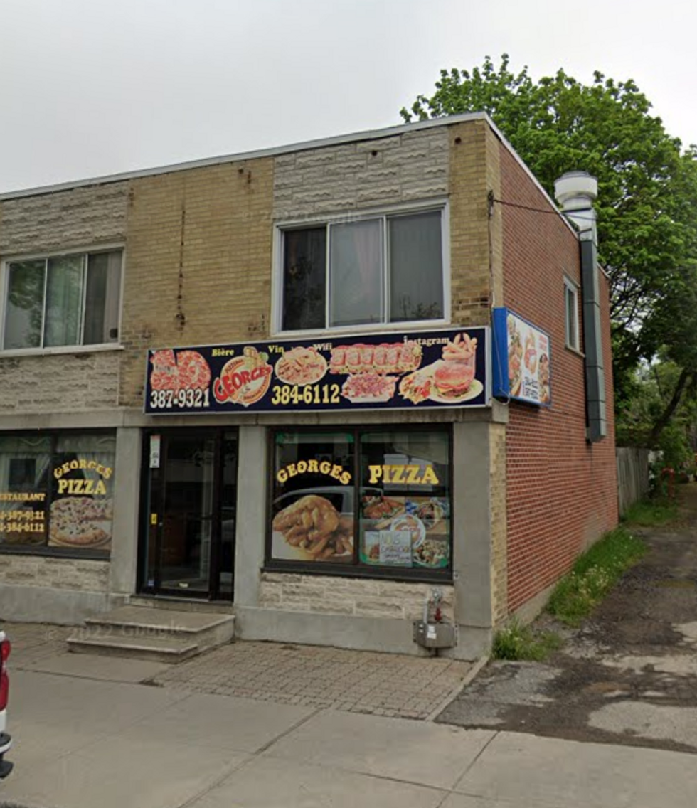 \u200bDevanture du Restaurant Pizza Georges, mis \u00e0 l'amende par le MAPAQ.