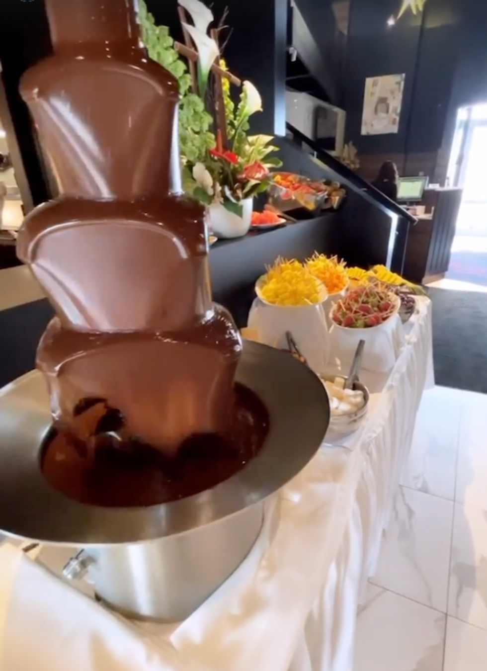 \u200bFontaine de chocolat au Portovino