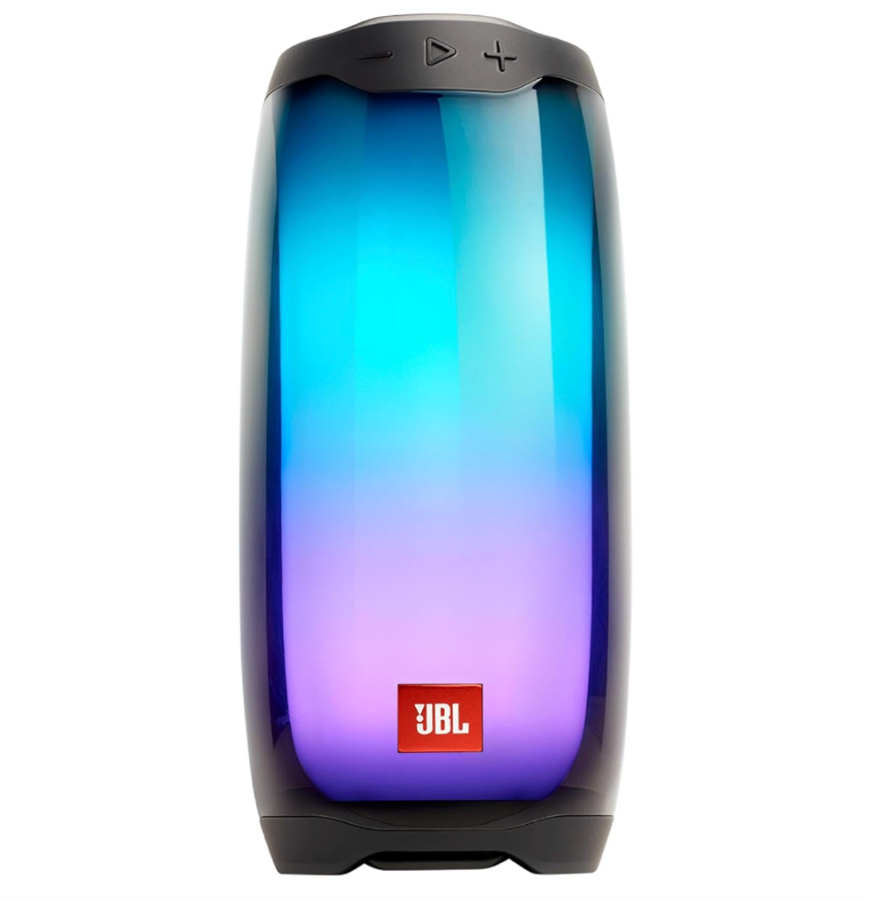 \u200bHaut-parleur Bluetooth JBL allum\u00e9 et illumin\u00e9.