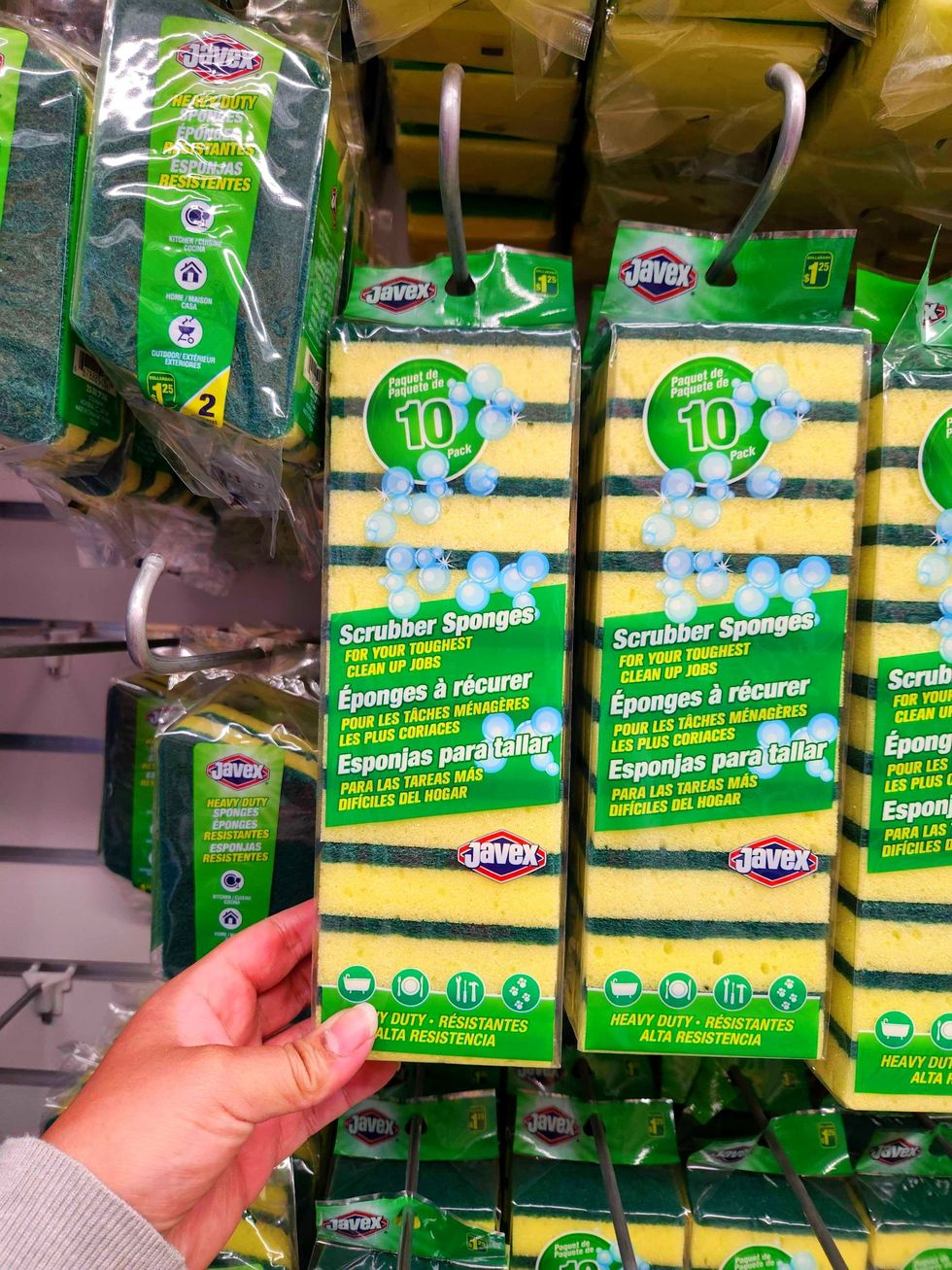 \u200bKitchen sponges from Dollarama.