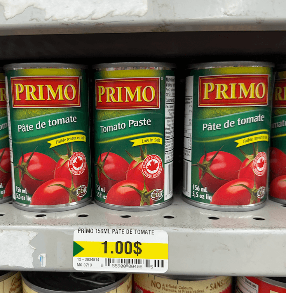\u200bLa p\u00e2te de tomates Primo, vendue au Dollarama.