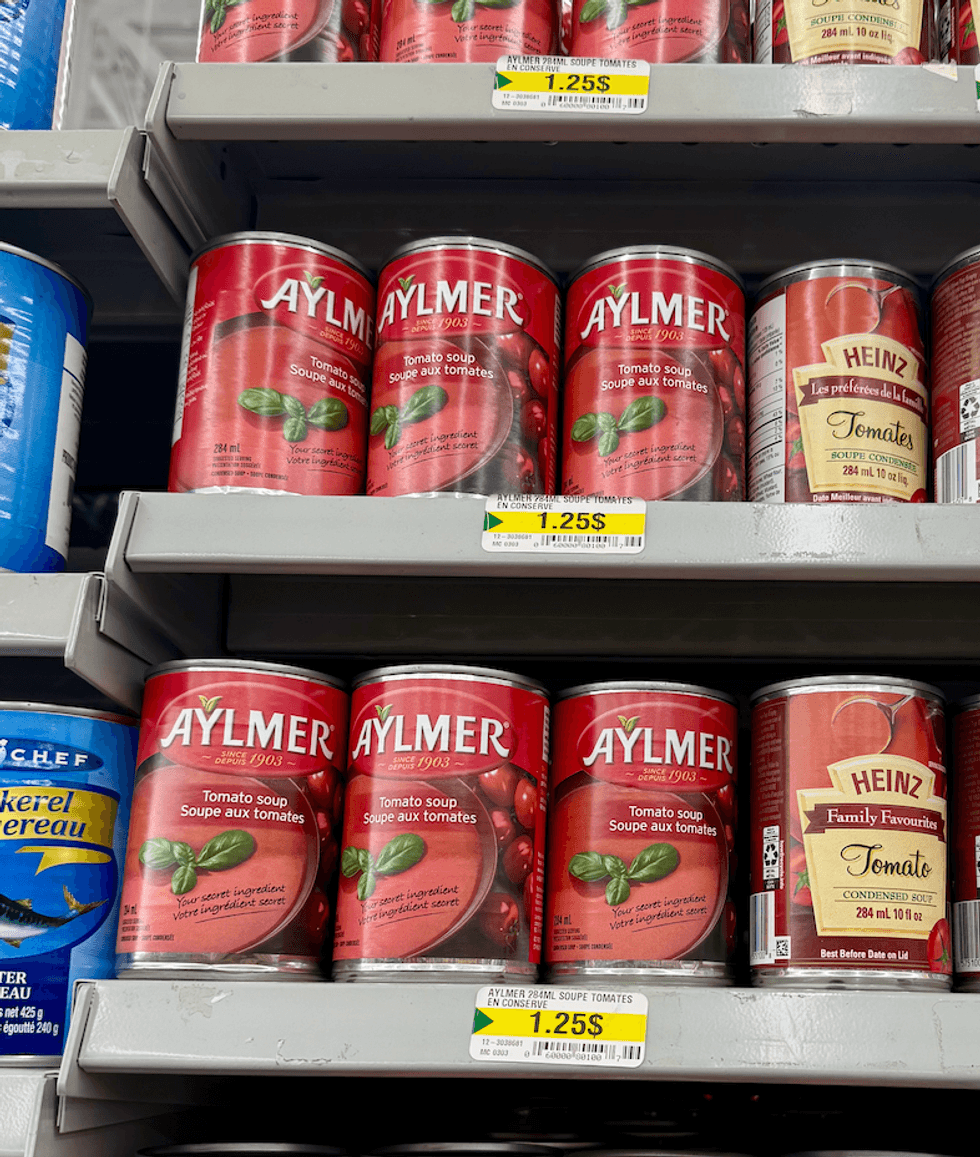 \u200bLa soupe aux tomates Aylmer, vendue au Dollarama.