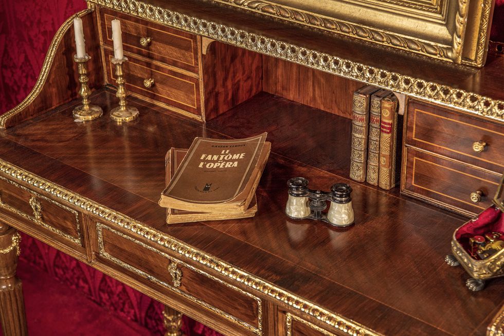 \u200bLe Fant\u00f4me de l'Opera book at the Airbnb.