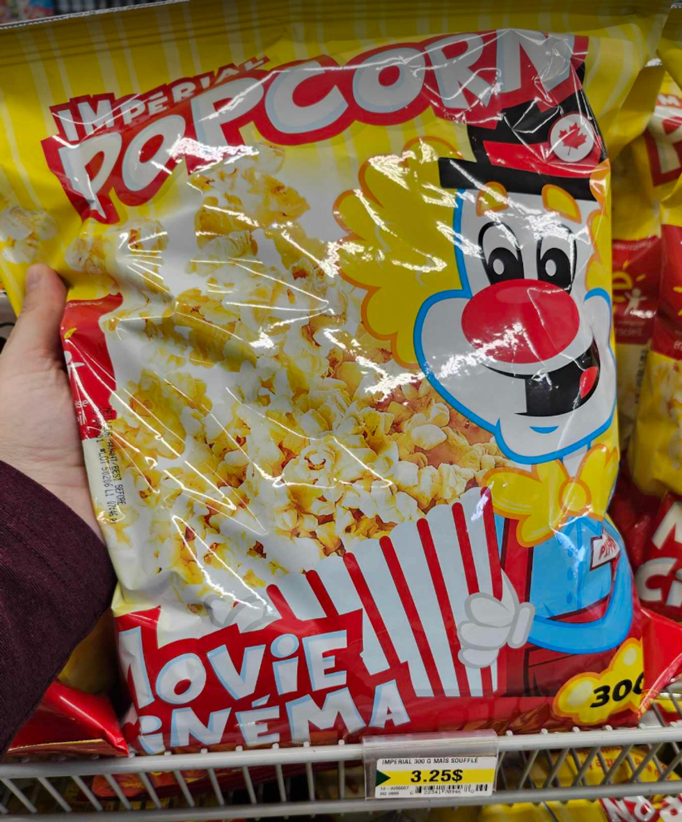 \u200bLe Popcorn \u00ab cin\u00e9ma au beurre \u00bb au Dollarama.