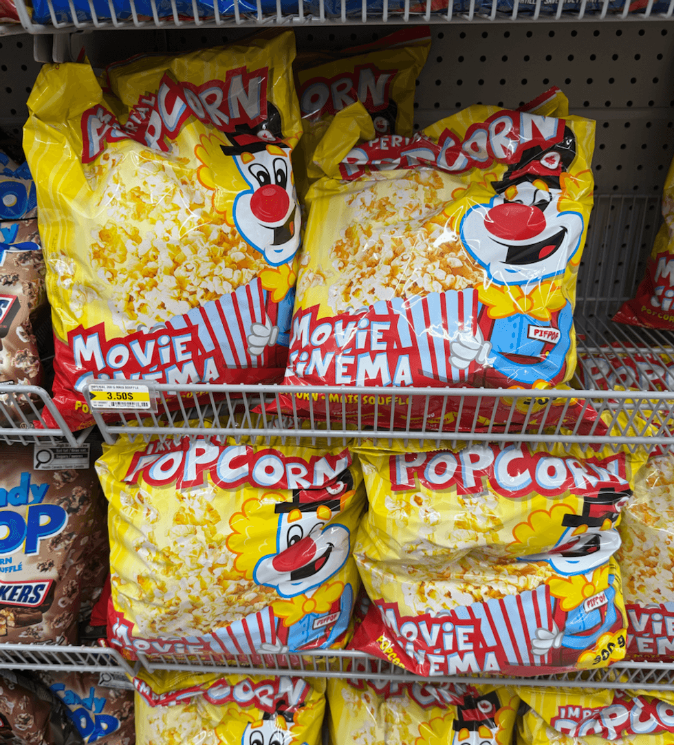 \u200bLe Popcorn \u00ab cin\u00e9ma au beurre \u00bb, vendu au Dollarama.