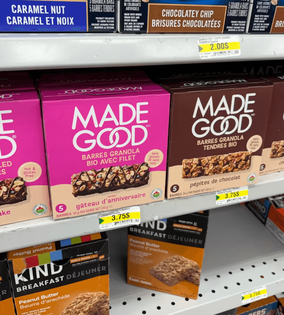 \u200bLes barres granola de la marque MadeGood, vendues au Dollarama.