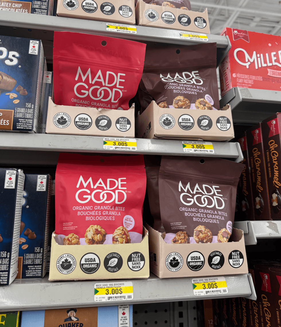 \u200bLes bouch\u00e9es granola de la marque MadeGood, vendues au Dollarama.