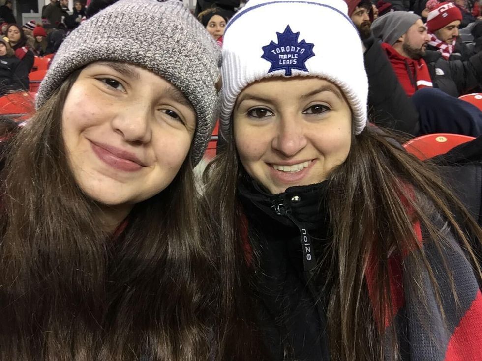 \u200bLisa and her sister.