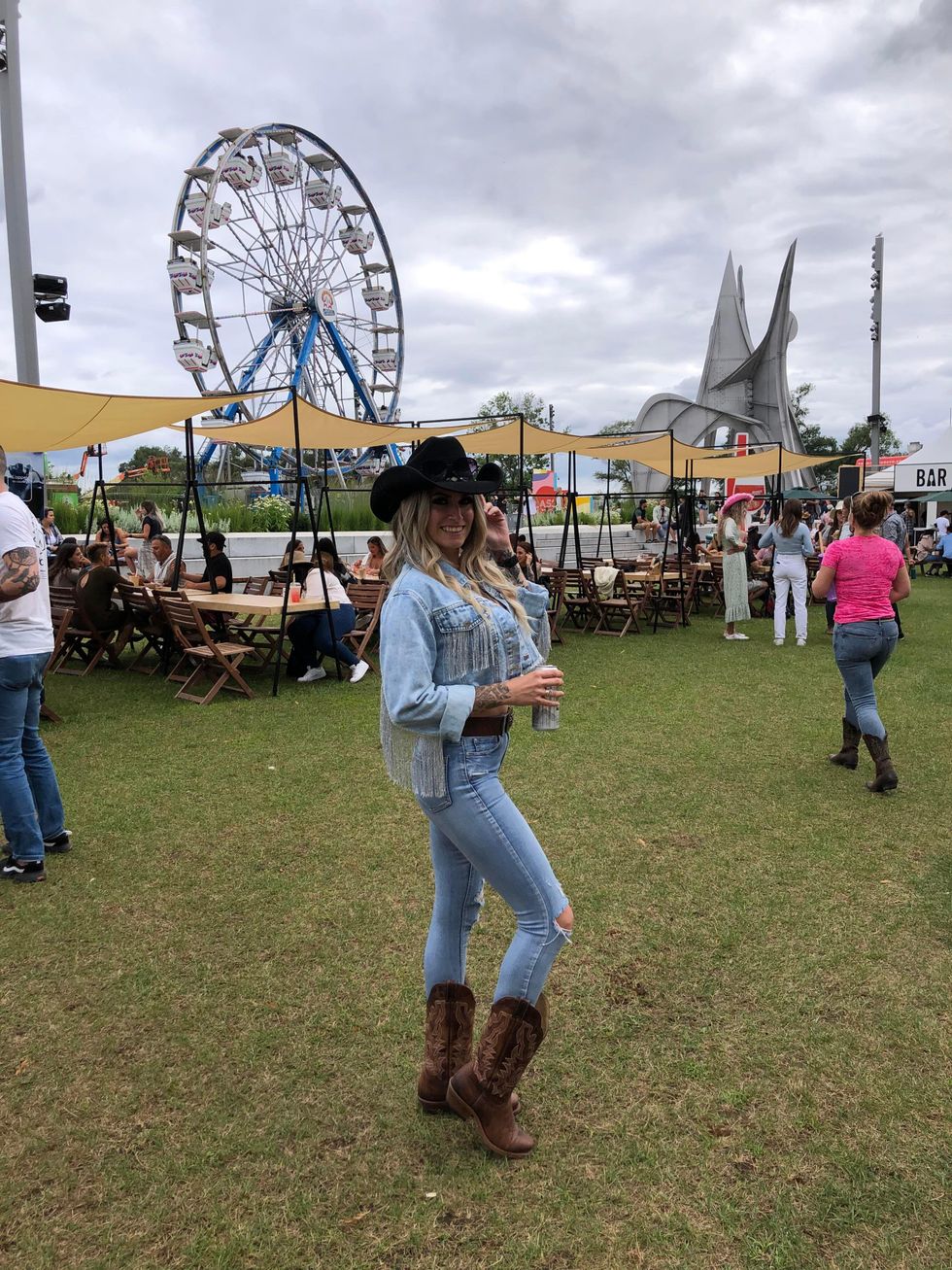 \u200bLook du festival Lasso Montr\u00e9al 2022.