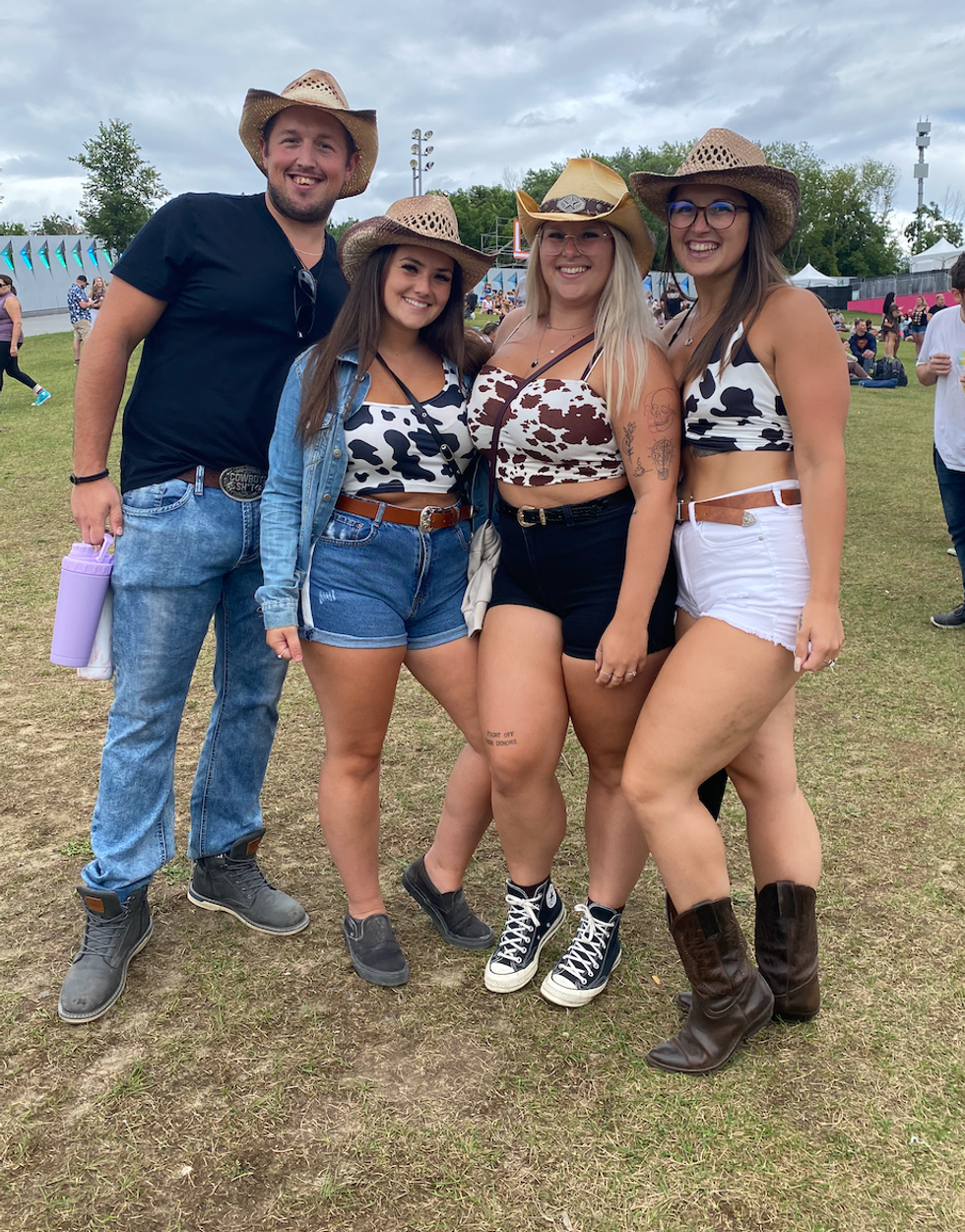 \u200bLook du festival Lasso Montr\u00e9al 2022.