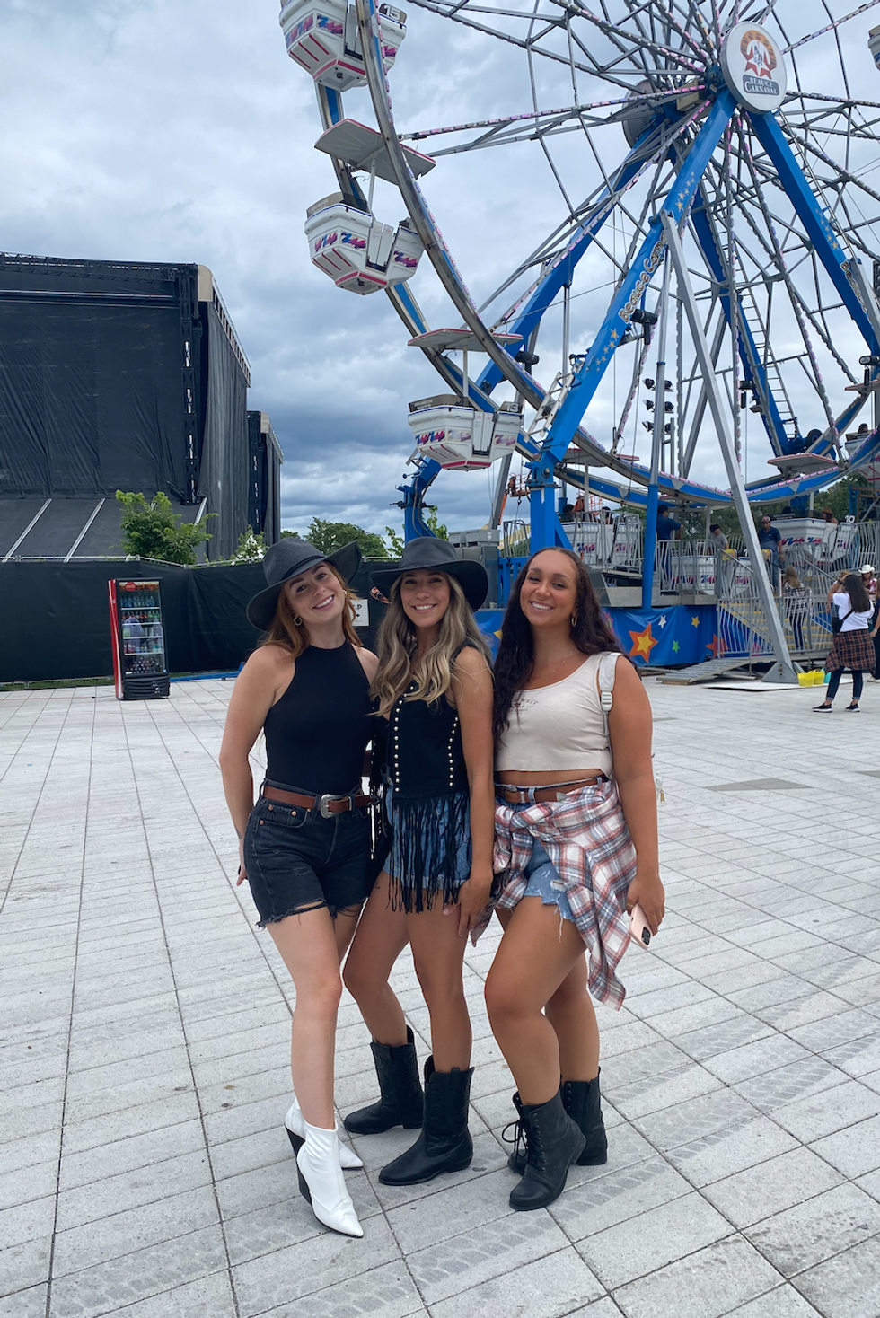 \u200bLook du festival Lasso Montr\u00e9al 2022.