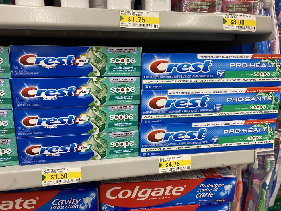 \u200bP\u00e2te \u00e0 dents Crest.