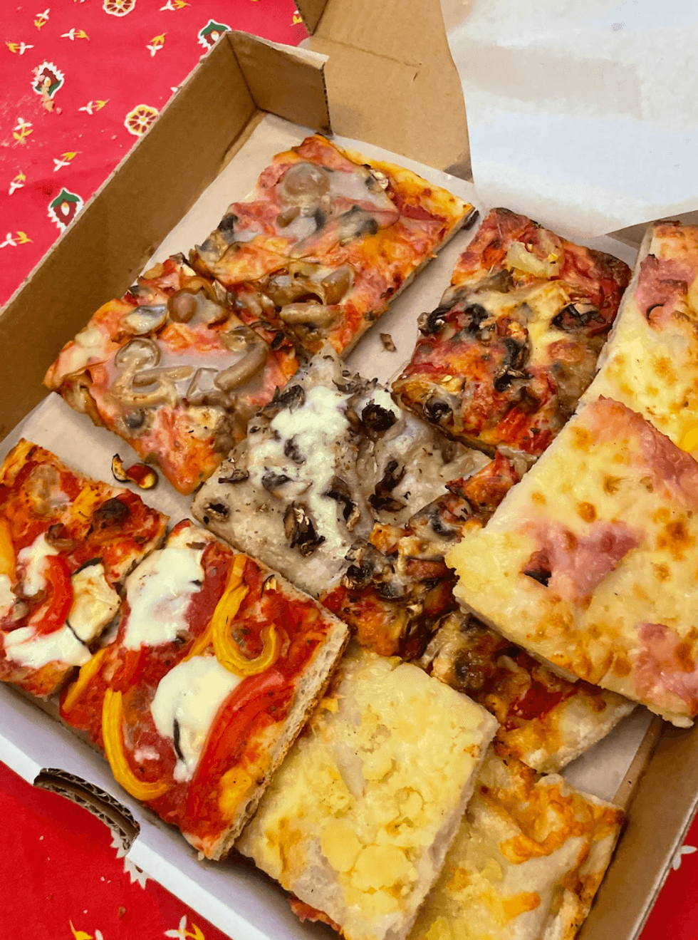 u200bPizza in a box.