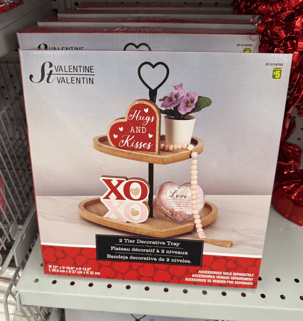 \u200bPlateau d\u00e9coratif \u00e0 deux \u00e9tages Saint-Valentin.