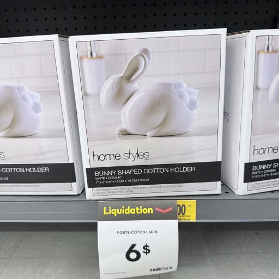 \u200bPorte-coton en forme de lapin en vente au Tigre G\u00e9ant pour 6 $.