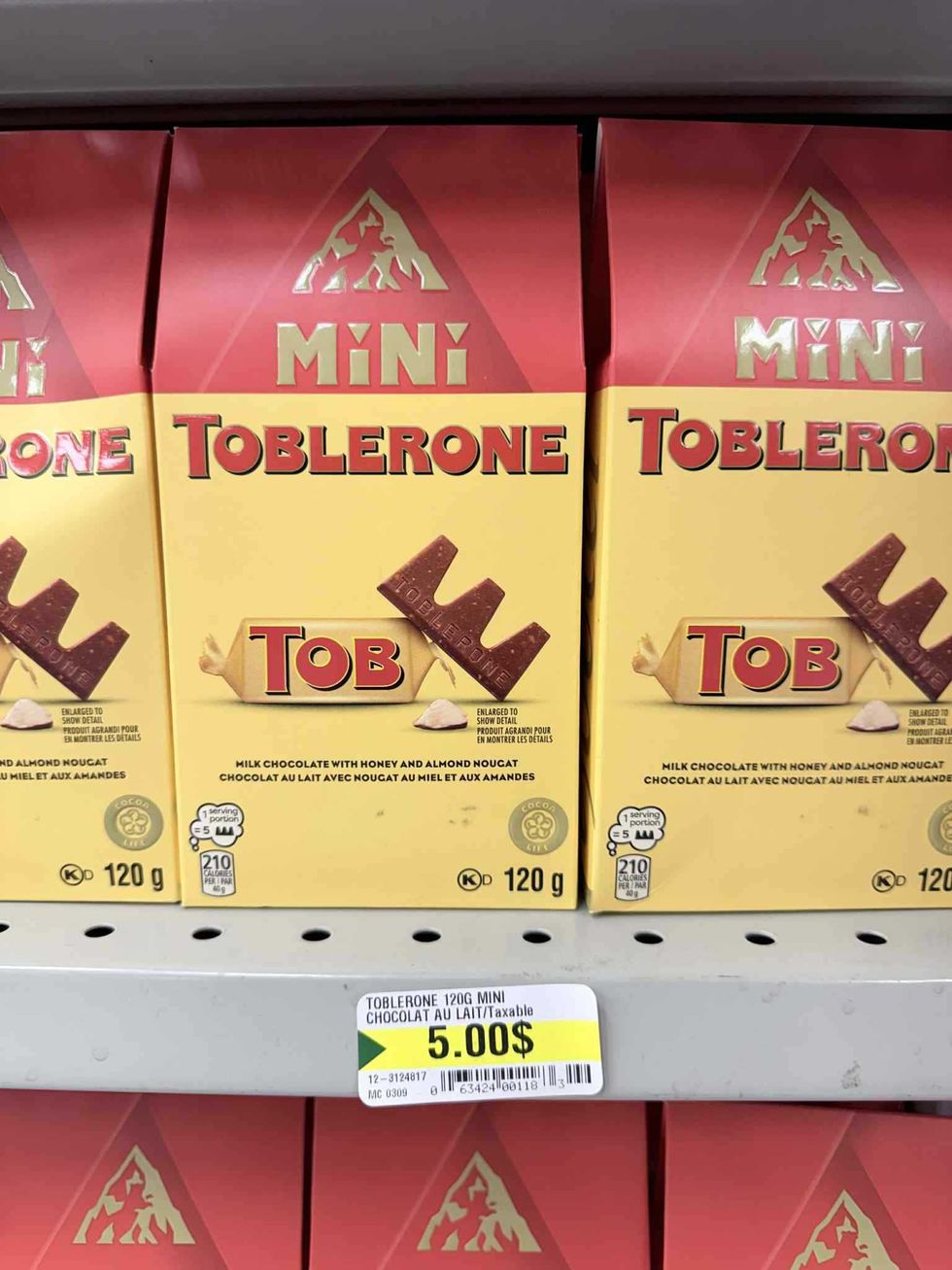 \u200bS\u00e9lection de mini chocolat Toblerone en vente au Dollarama pour 5 $.