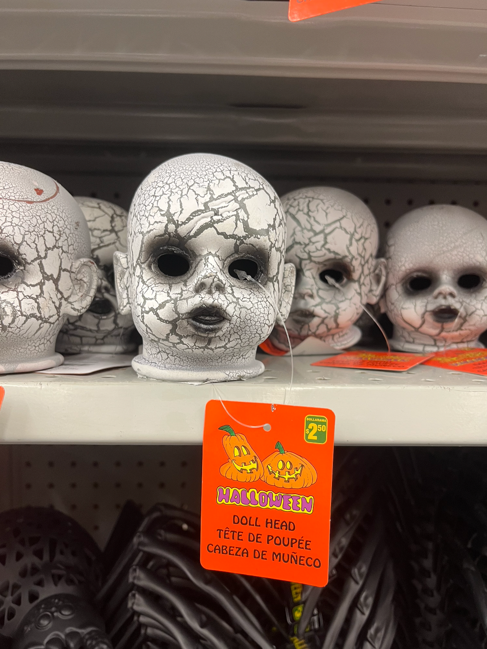 \u200bT\u00eate de poup\u00e9e au Dollarama.