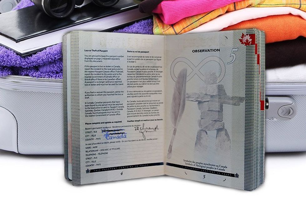 \u200bThe interior of a Canadian passport.