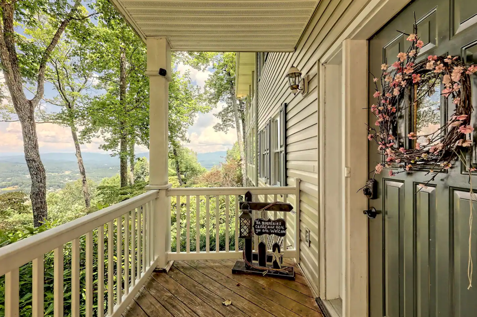 \u200bThe porch overlooking the mountains at Lake Chatuge.
