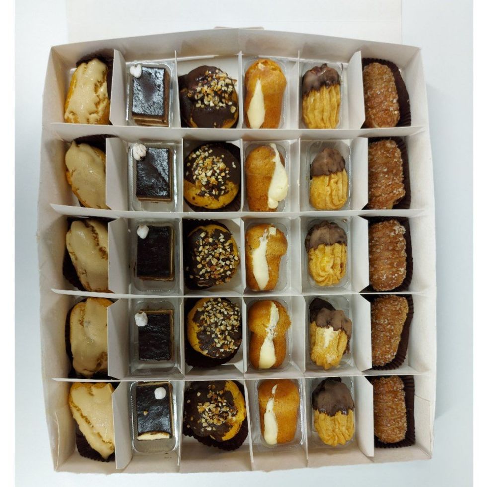 \u200bVarious Sweet Cream/D. Effe T. pastries.