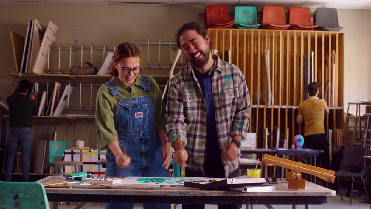 Un aperçu de Complètement Lycée en anglais est dévoilé et les accents sont 100% Québécois