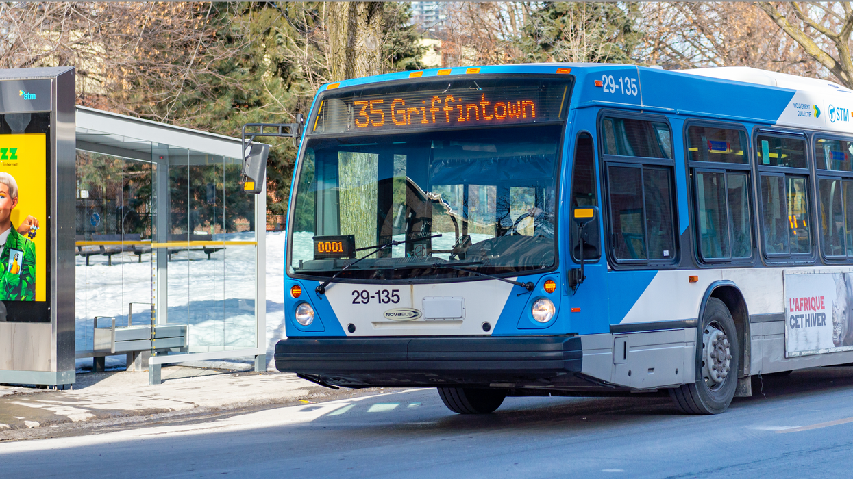 Un autobus de la Société de transport de Montréal.