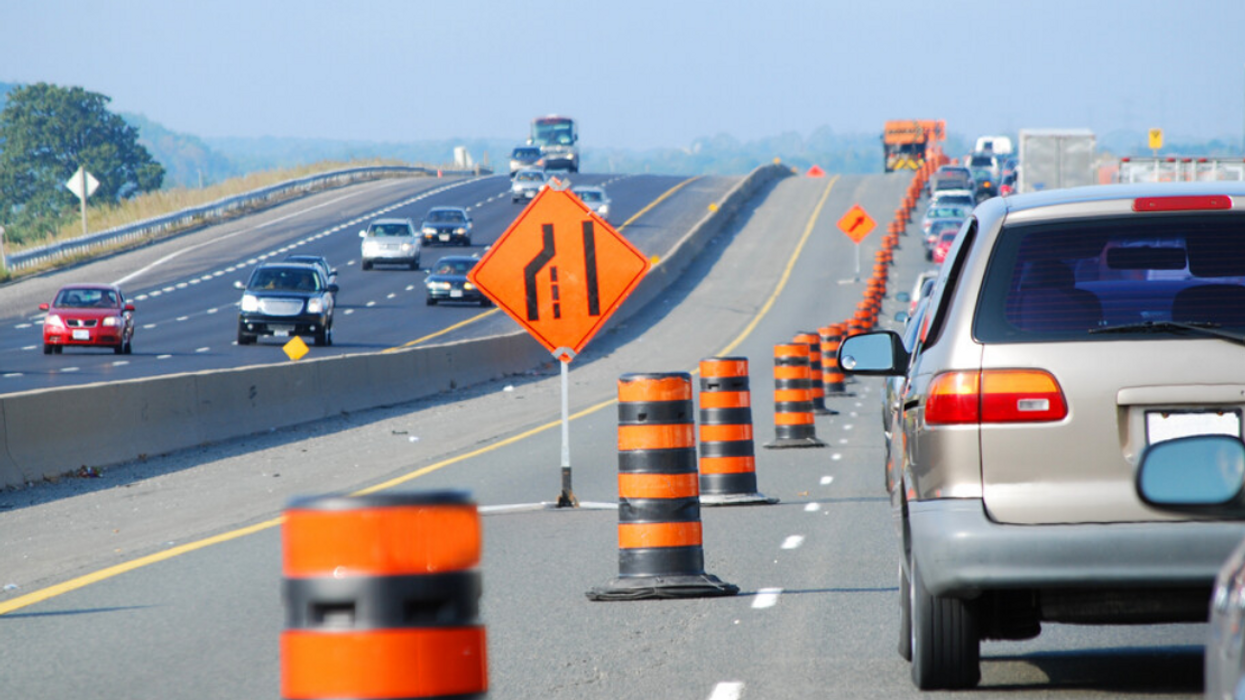 Un autoroute en construction.