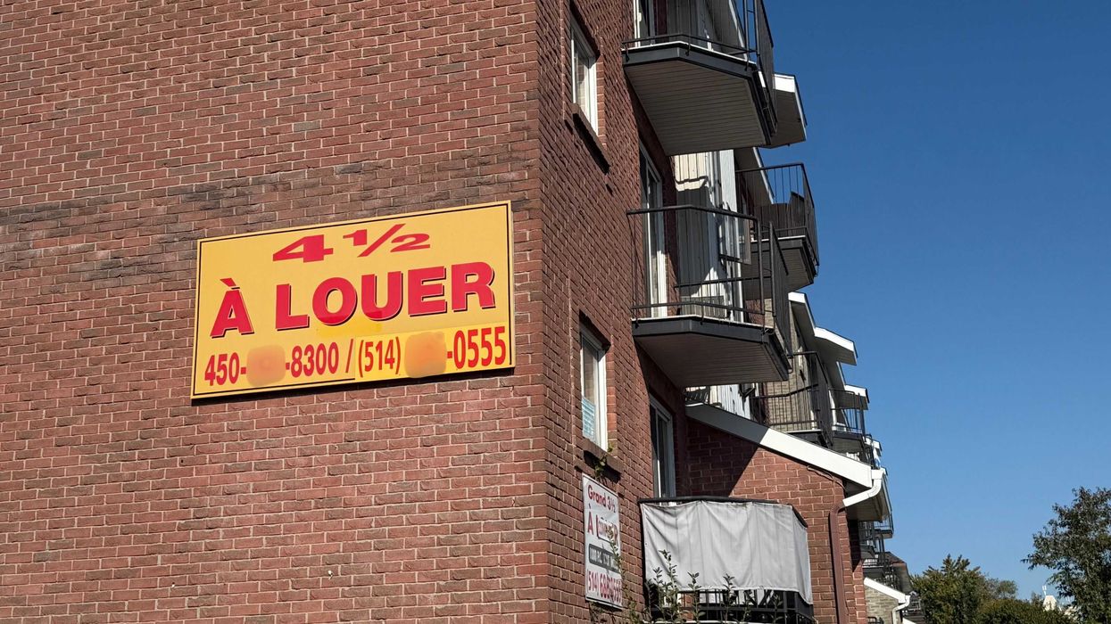 Un bloc appartement.