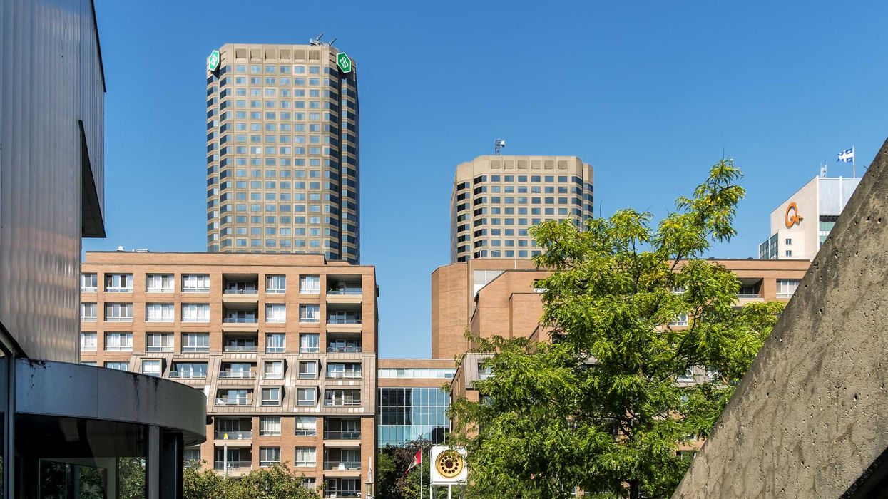 Un building Desjardins.