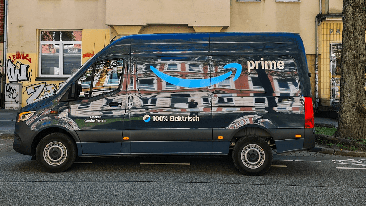 Un camion Amazon Prime.
