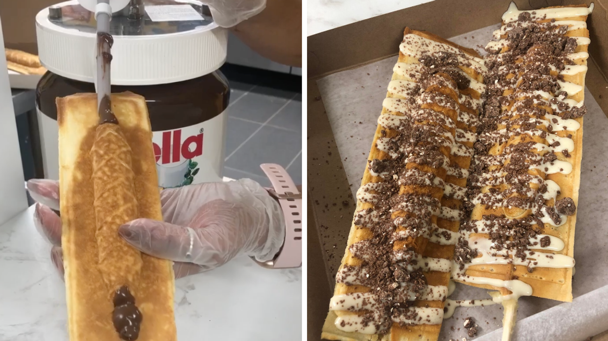 Un.e employé.e farcie une crêpe avec du Nutella. Droite : Des crêpes farcies au Nutella.