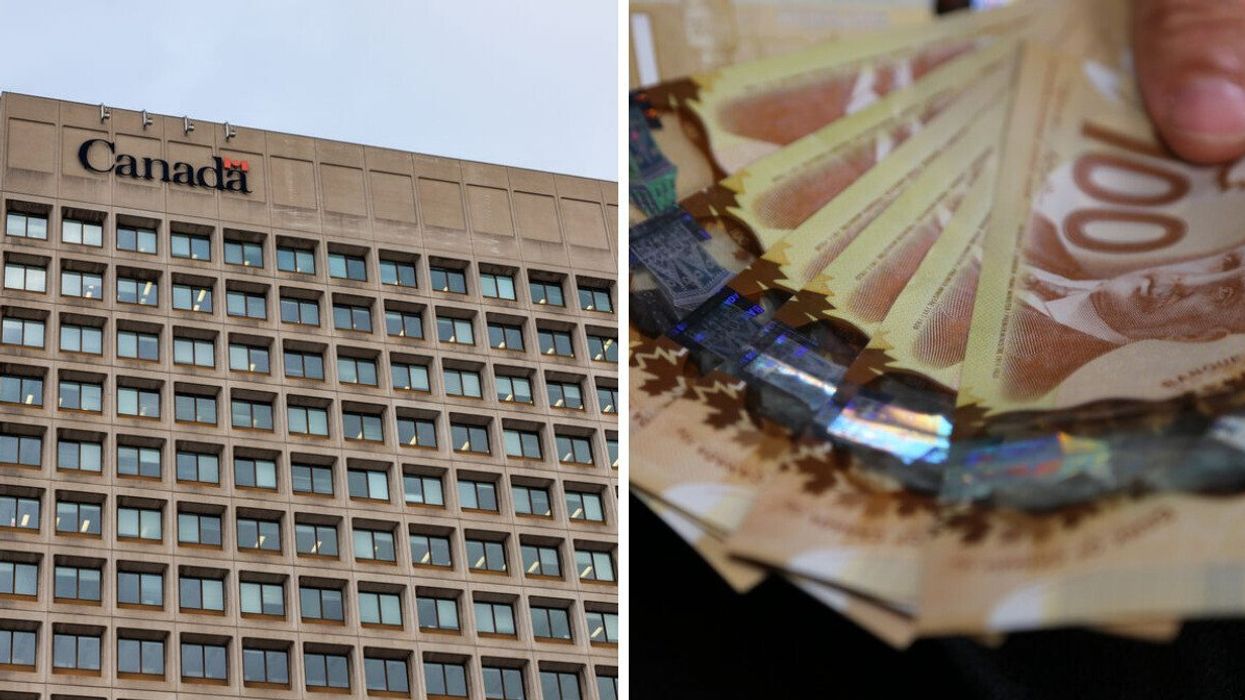 Un édifice du gouvernement du Canada. Droite: des billets de 100 $ canadien placés en éventail.