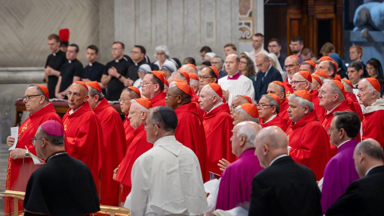 Un groupe de cardinaux.