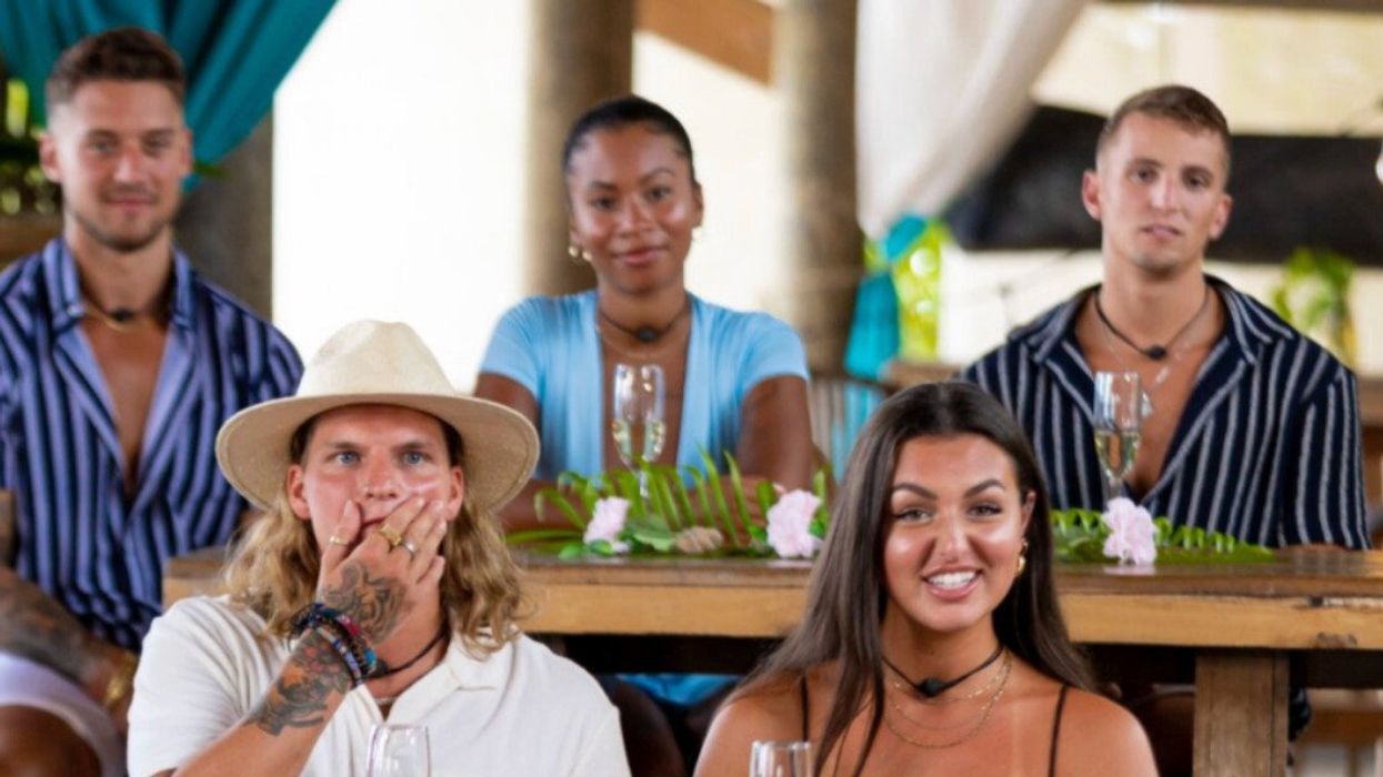 Un groupe de jeune adultes.