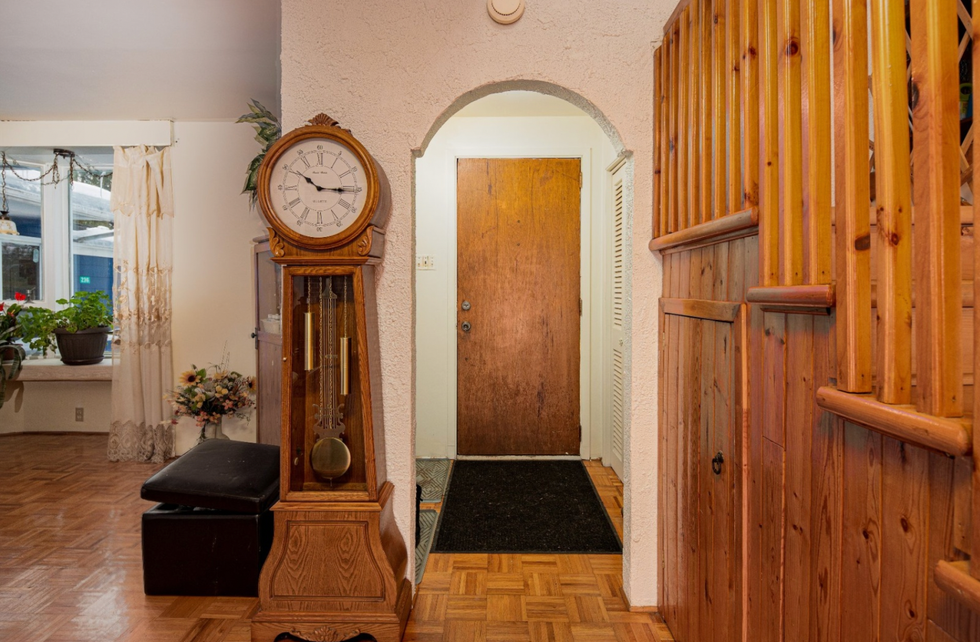 Un hall d'entr\u00e9e.