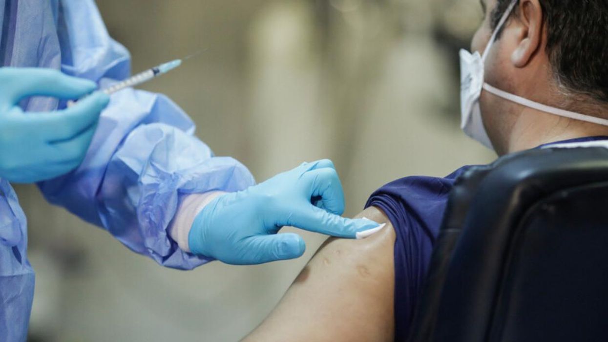 Un nouveau vaccin contre la COVID-19 a été approuvé au Canada pour les 18 ans et plus