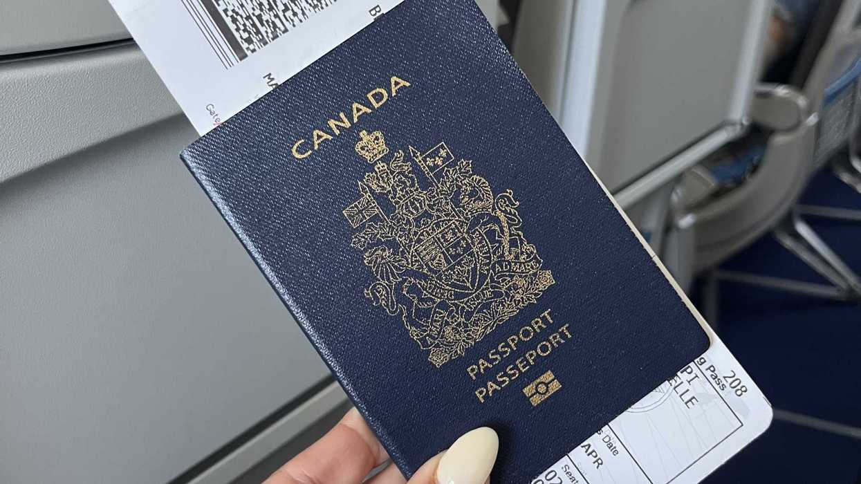 Un passeport canadien.
