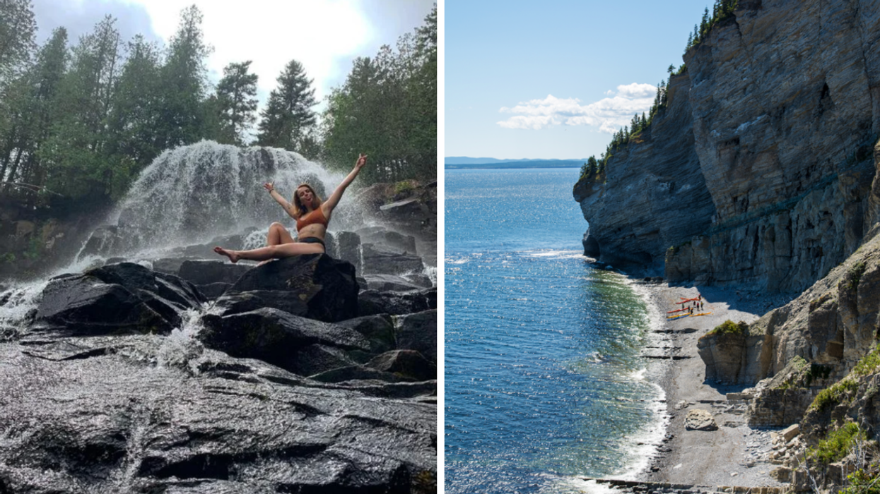 Un personne à la chute Waber au parc national de la Mauricie. Droite : La plage du parc national de Forillon.
