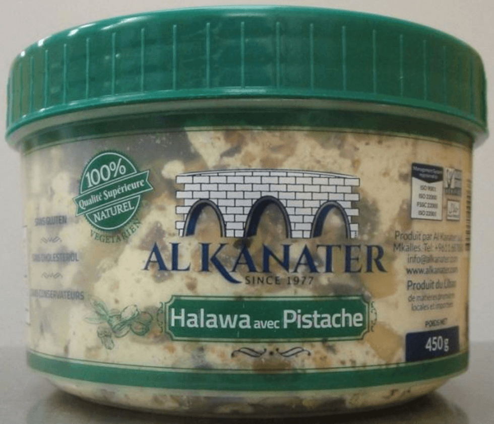 Un pot de Halawa avec pistache de marque Al Kanater qui est rappell\u00e9 par l'ACIA.