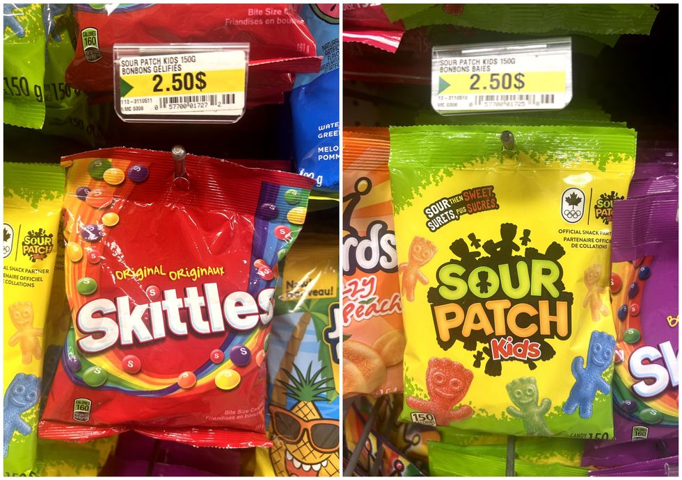 Un sac rouge de Skittles Original au Dollarama. Droite : Un sac vert de Sour Patch Kids au Dollarama.