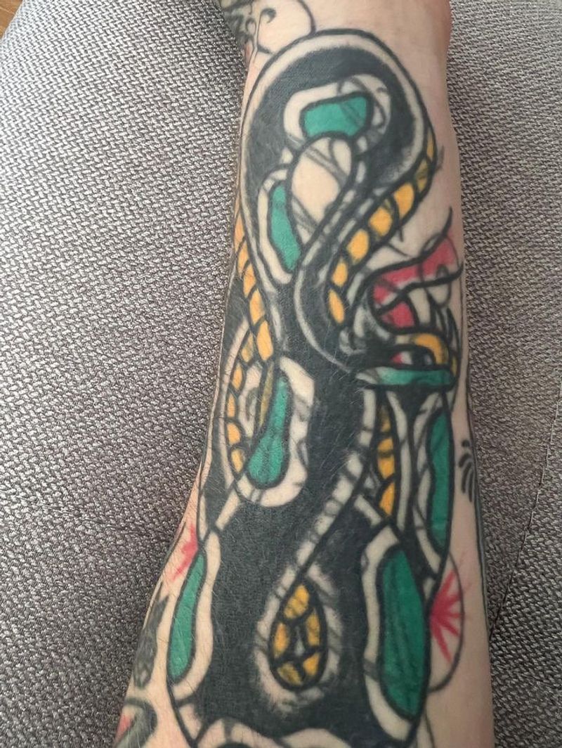 Salon de tatouage à Strasbourg | Neon Cobra 🐍, image size:800x1064