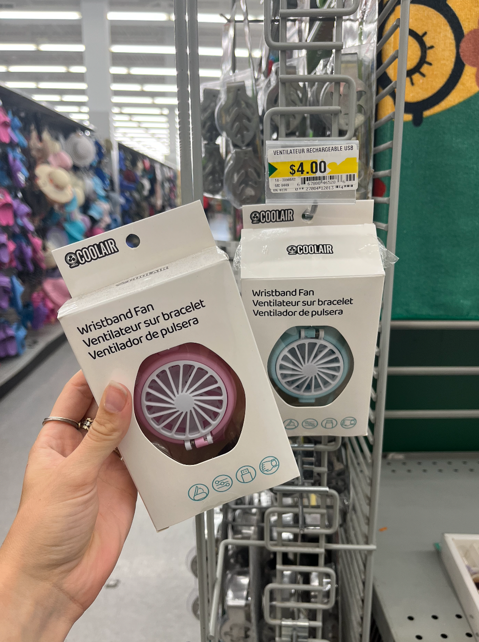 Un ventilateur sur bracelet.