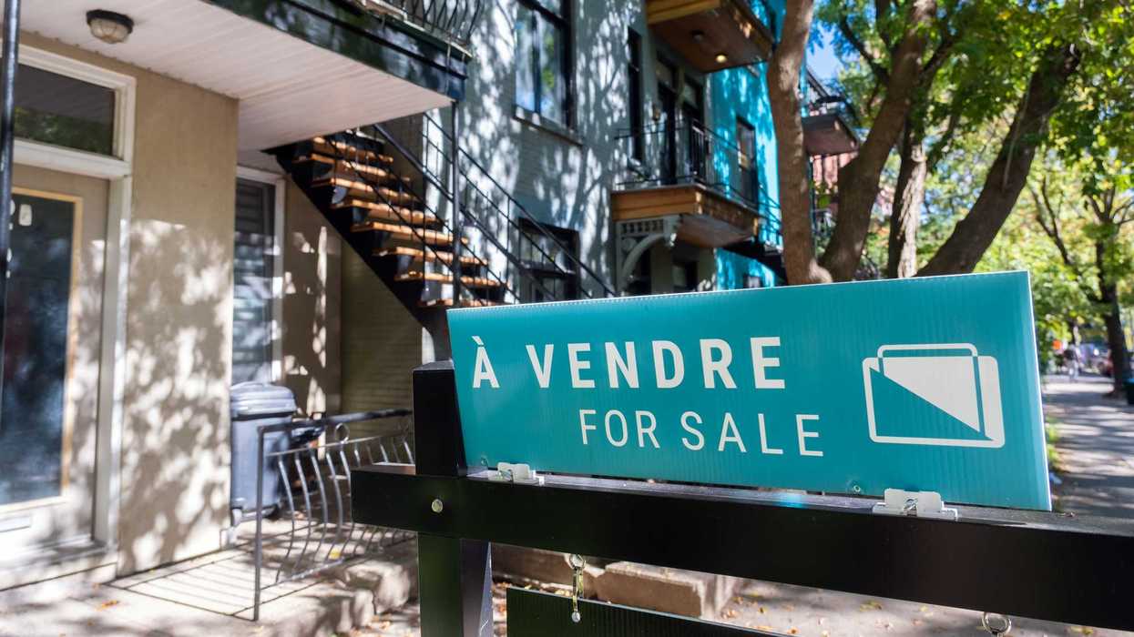 Une affiche à vendre à Montréal.