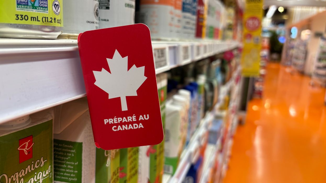 Une affiche «préparé au Canada» d'un Provigo.