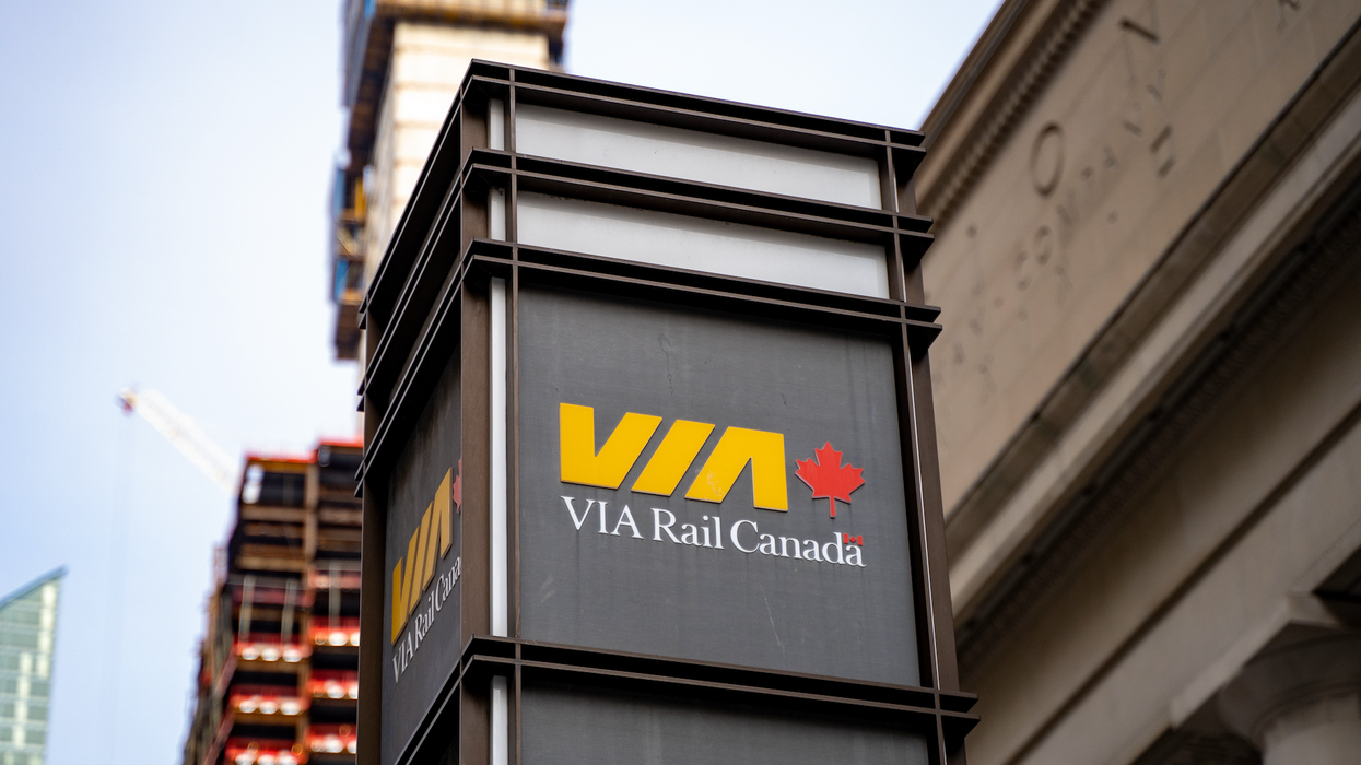 Une affiche VIA Rail.