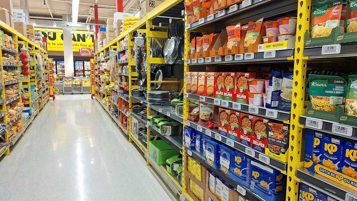 Une allée d'épicerie au Canada.