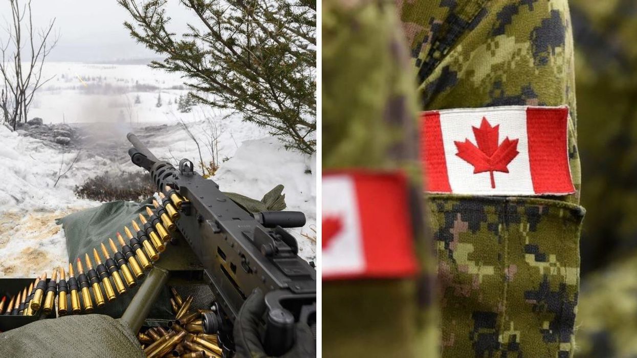 Une arme des Forces armées canadiennes. Droite : un uniforme des Forces armées canadiennes.