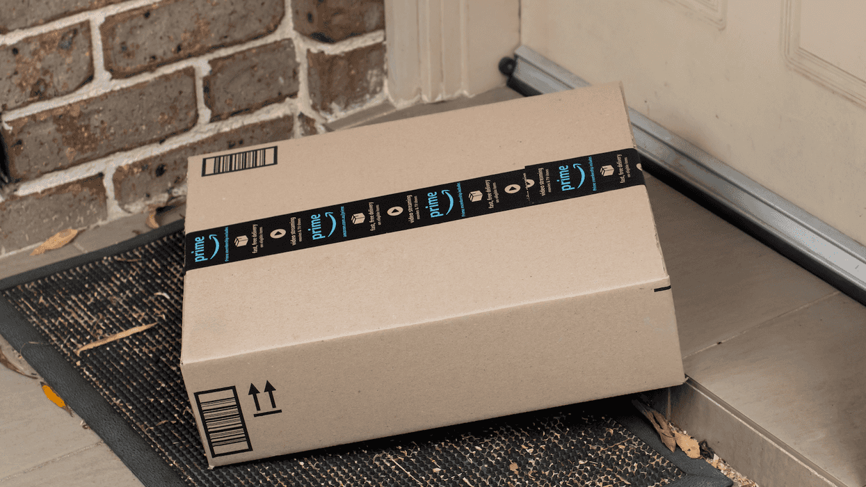 Une boîte de livraison Amazon Prime.